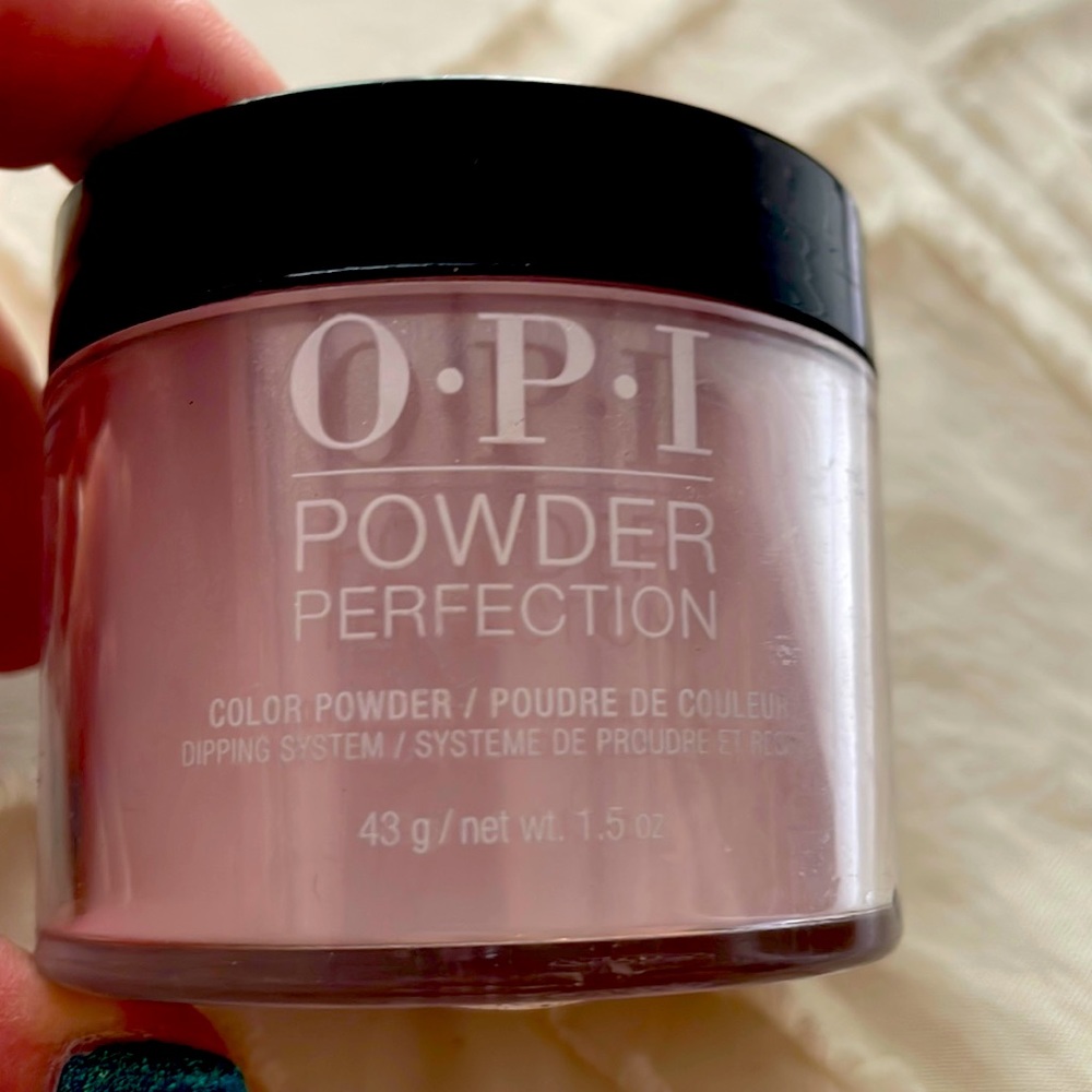 OPI dip powder.